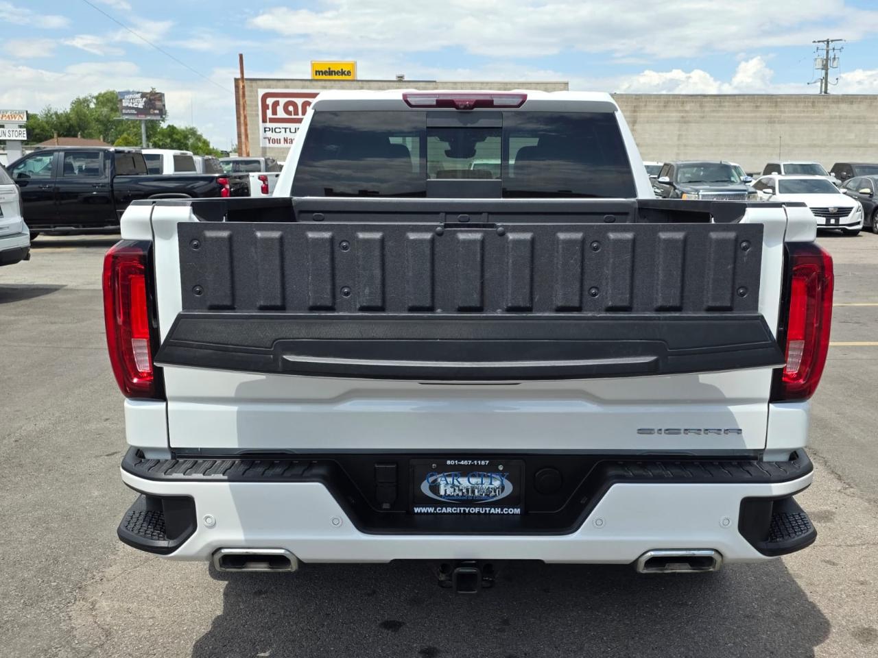 GMC Sierra 1500 4WD Crew Cab 147" Denali 2023
