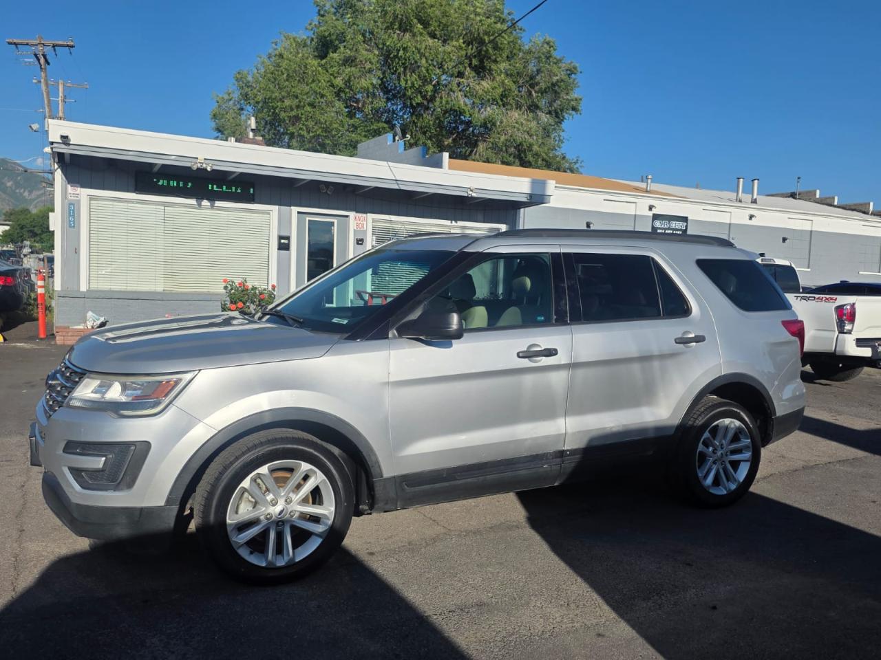 Ford Explorer Base 4WD 2017