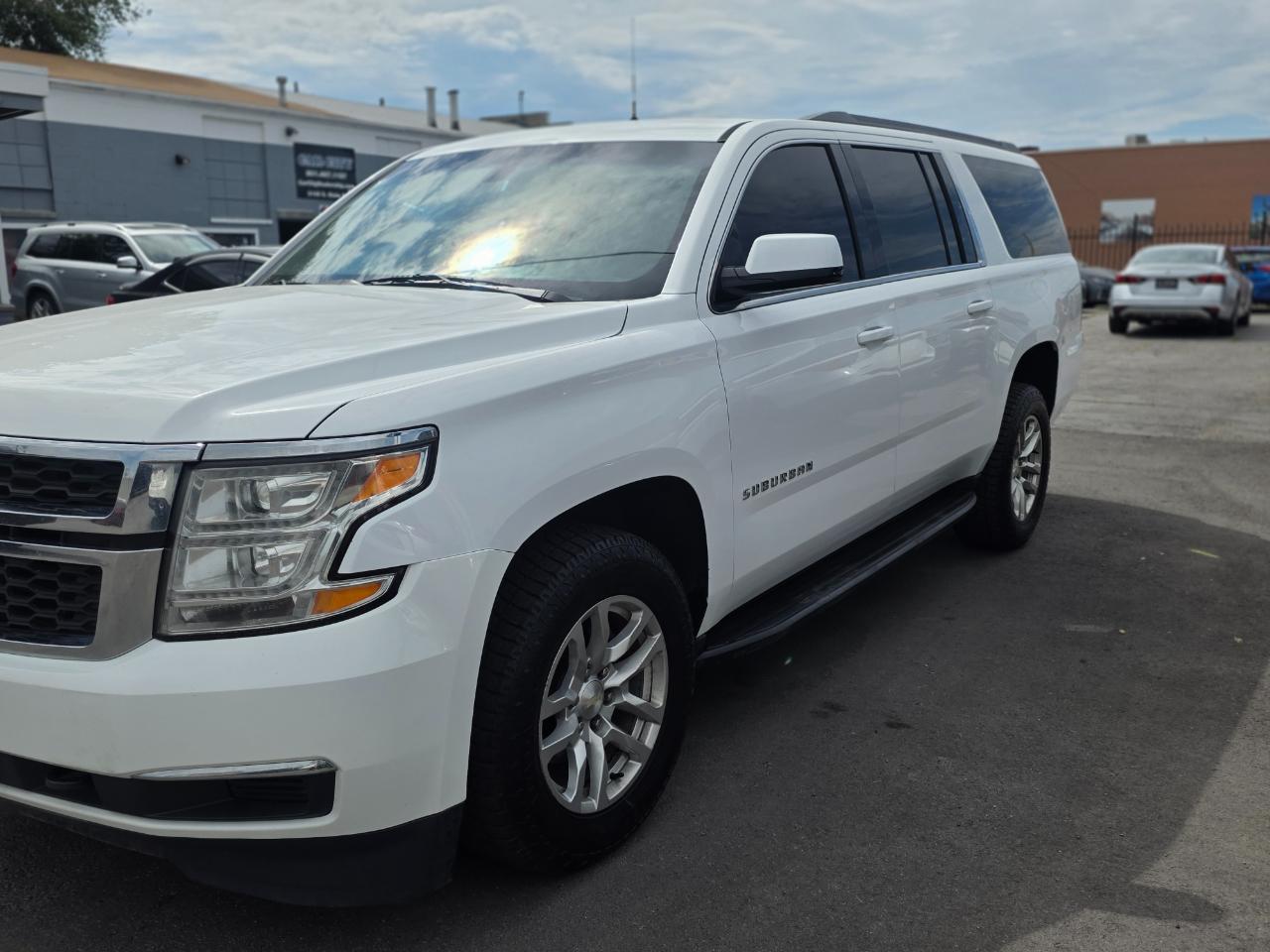 Chevrolet Suburban 4WD 4dr 1500 Commercial 2017