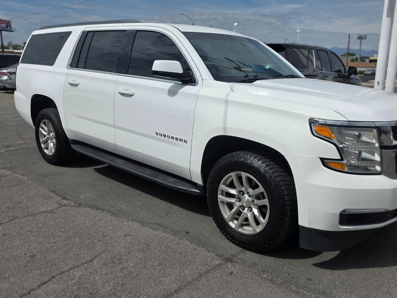 Chevrolet Suburban 4WD 4dr 1500 Commercial 2017