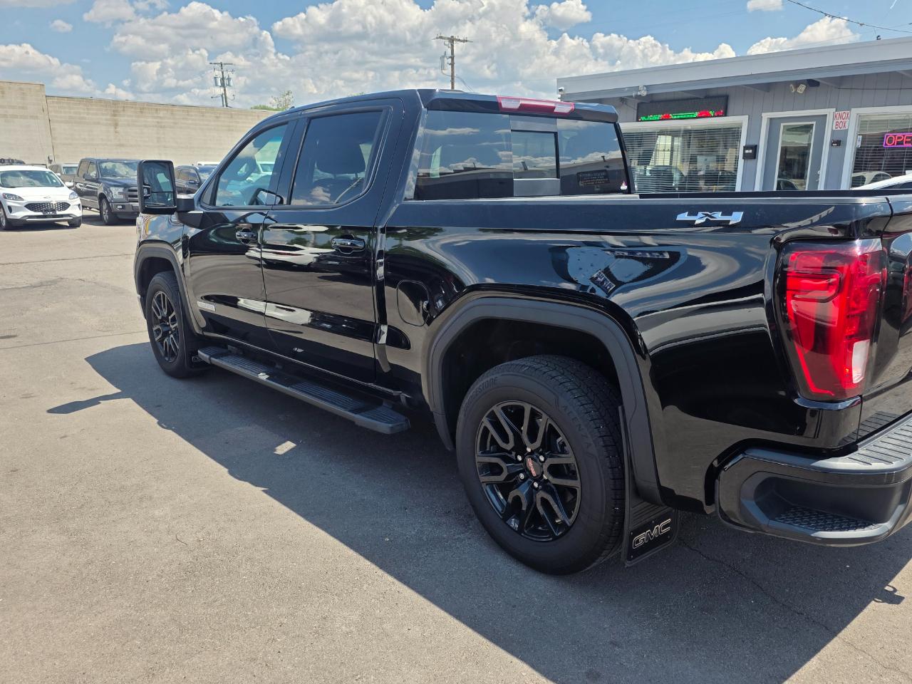 GMC Sierra 1500 4WD Crew Cab 147" Elevation 2021