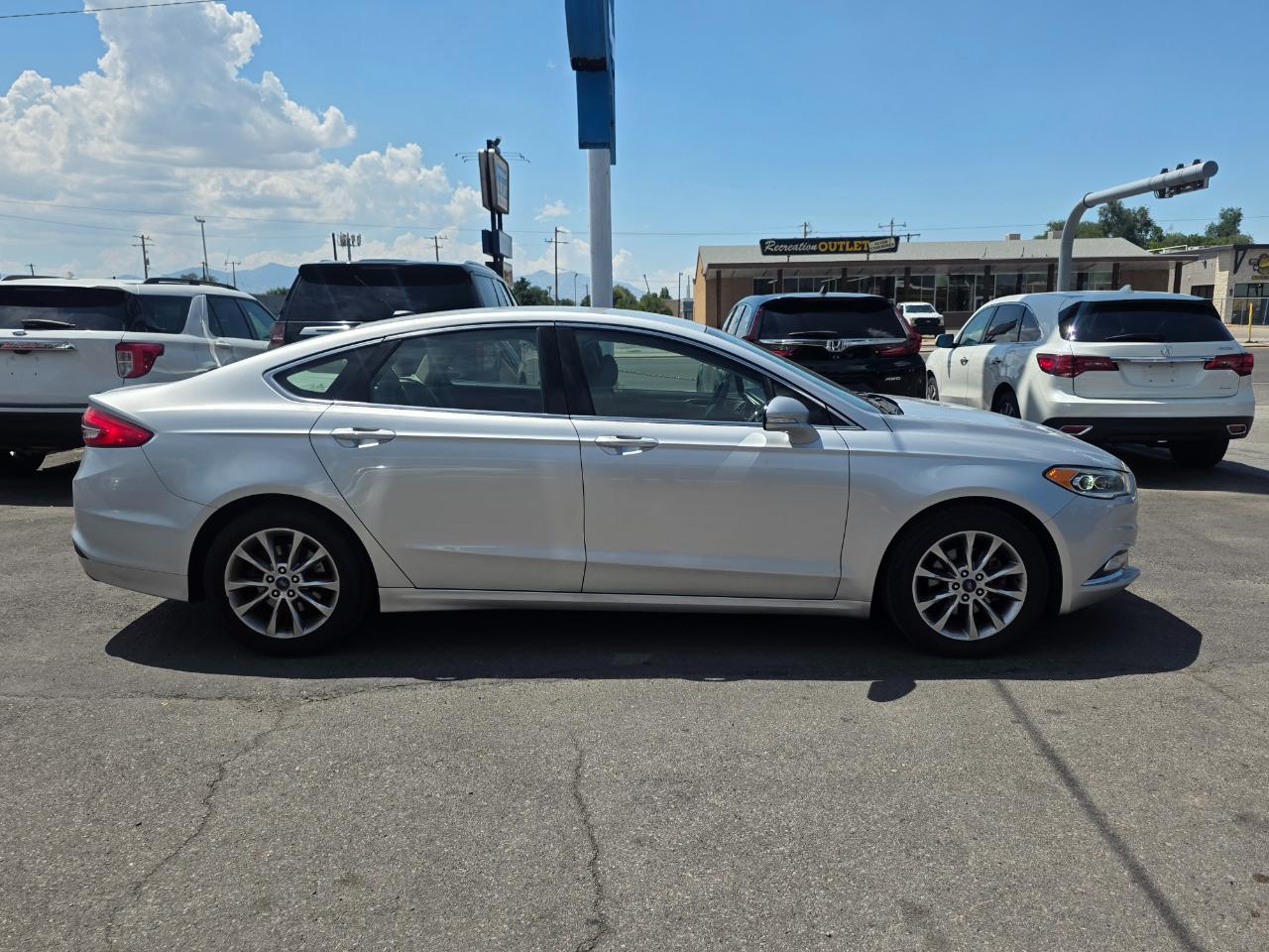 Ford Fusion SE FWD 2017