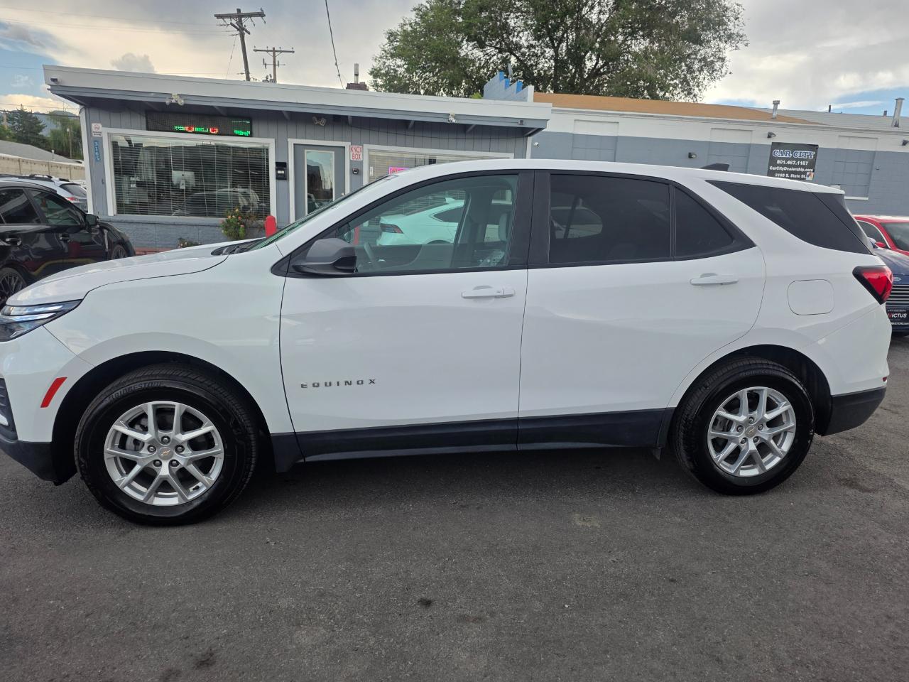 Chevrolet Equinox AWD 4dr LS w/1FL 2024