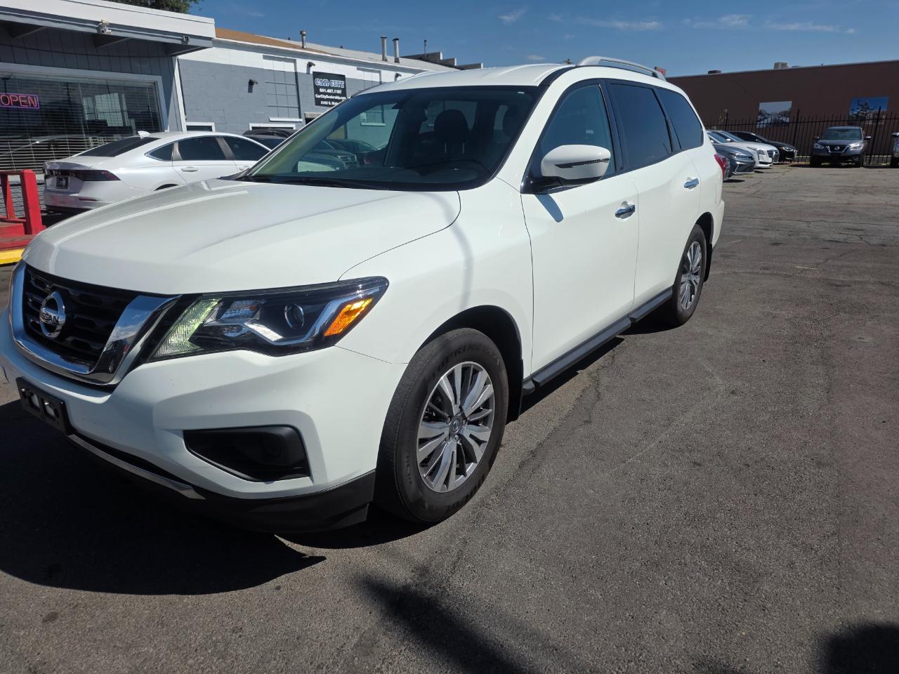 Nissan Pathfinder 4x4 S 2020