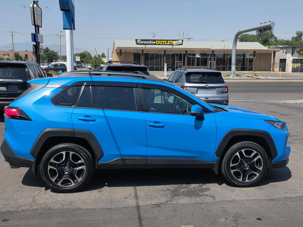 Toyota RAV4 Adventure AWD (Natl) 2019