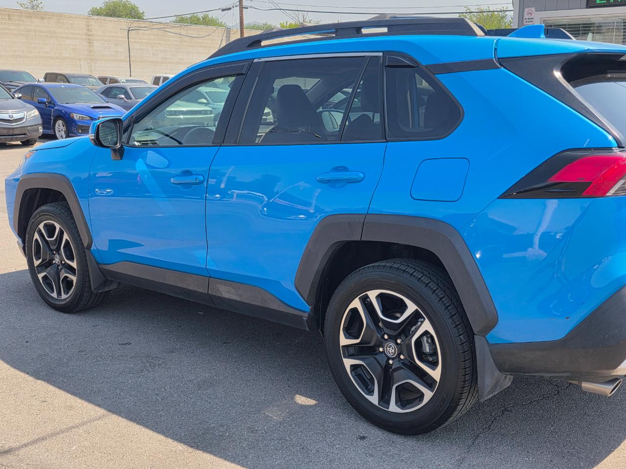 Toyota RAV4 Adventure AWD (Natl) 2019