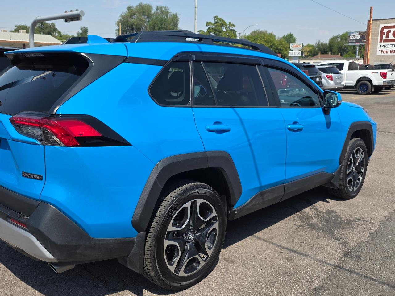 Toyota RAV4 Adventure AWD (Natl) 2019