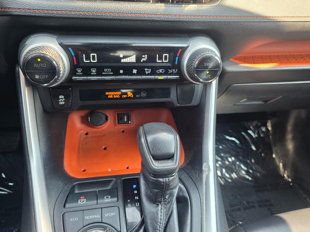 Toyota RAV4 Adventure AWD (Natl) 2019