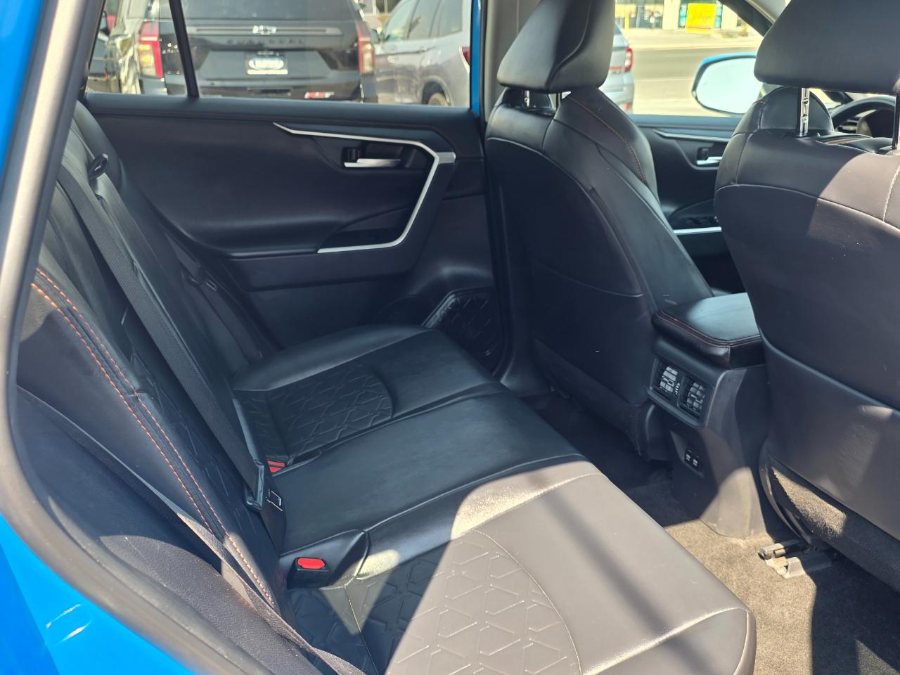 Toyota RAV4 Adventure AWD (Natl) 2019