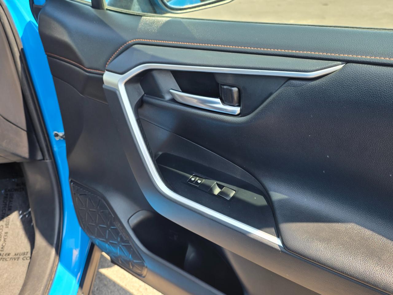 Toyota RAV4 Adventure AWD (Natl) 2019