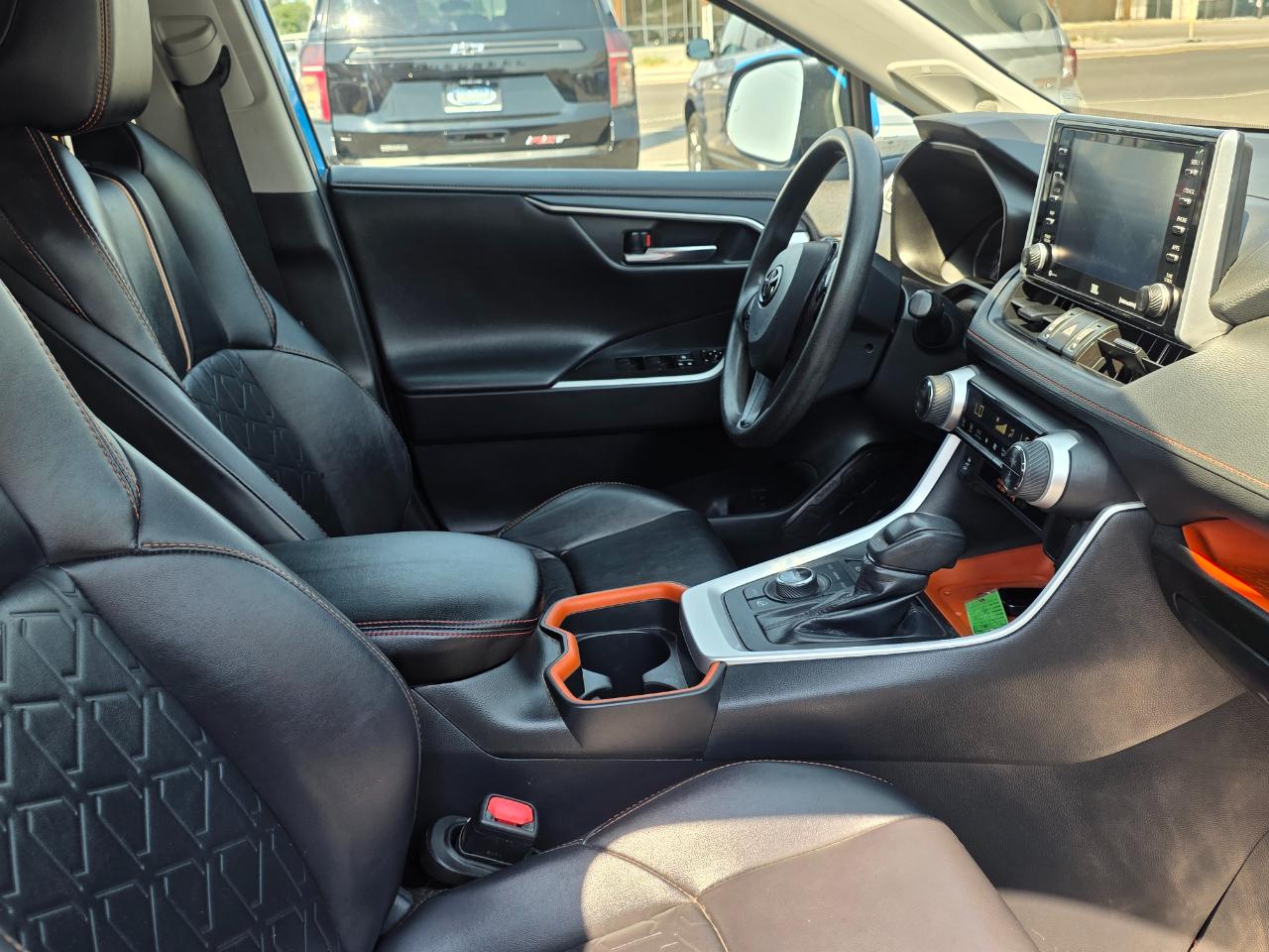 Toyota RAV4 Adventure AWD (Natl) 2019