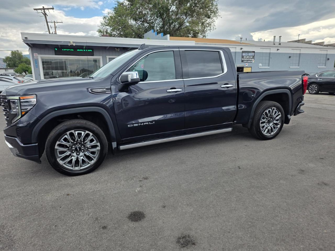 GMC Sierra 1500 4WD Crew Cab 147" Denali Ultimate 2023
