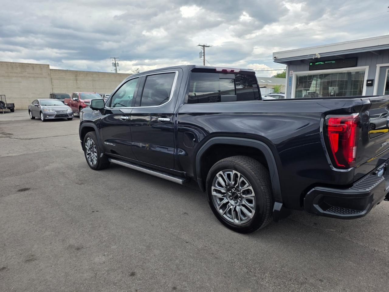 GMC Sierra 1500 4WD Crew Cab 147" Denali Ultimate 2023