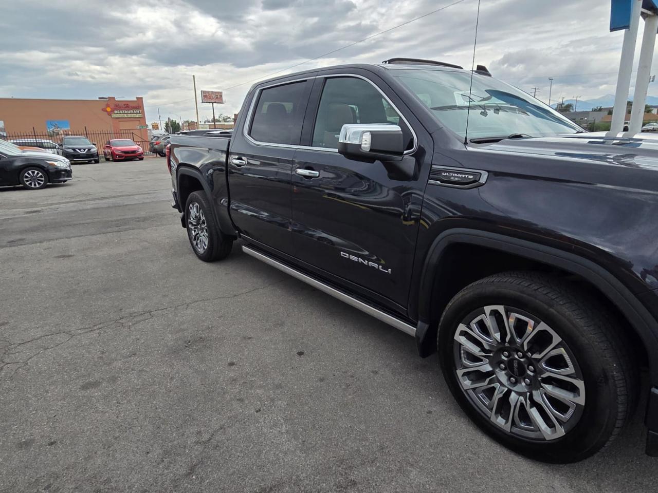 GMC Sierra 1500 4WD Crew Cab 147" Denali Ultimate 2023