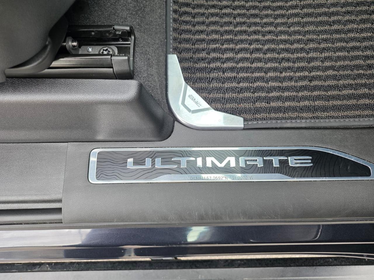 GMC Sierra 1500 4WD Crew Cab 147" Denali Ultimate 2023