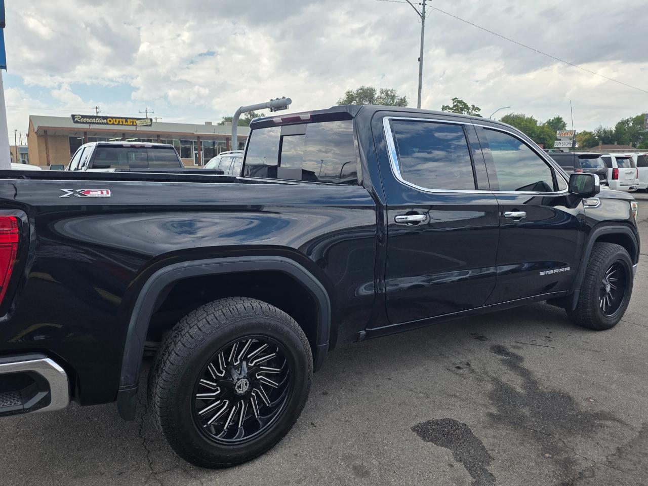 GMC Sierra 1500 4WD Crew Cab 147" SLT 2021