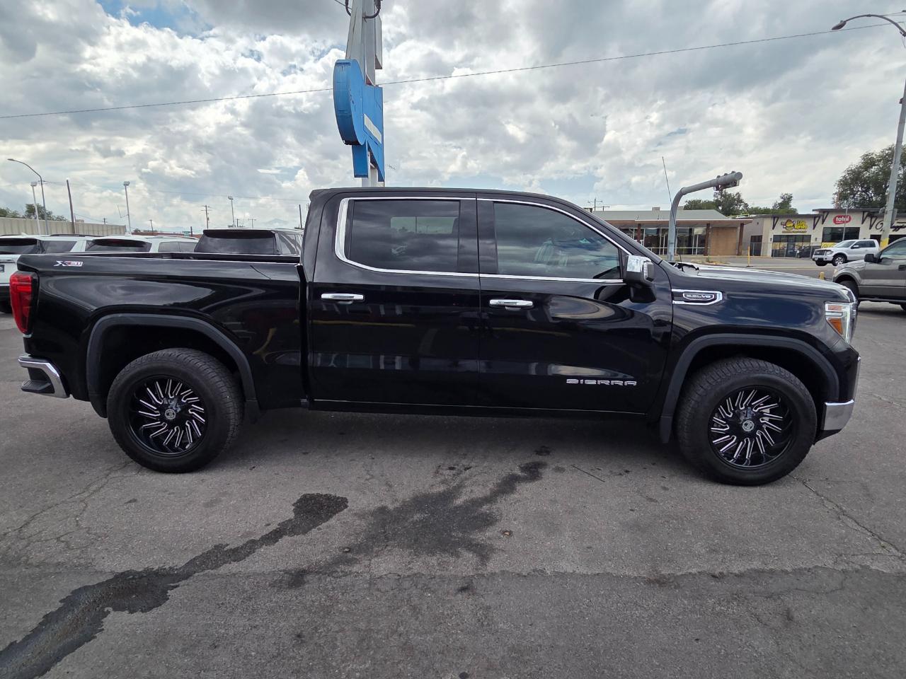 GMC Sierra 1500 4WD Crew Cab 147" SLT 2021