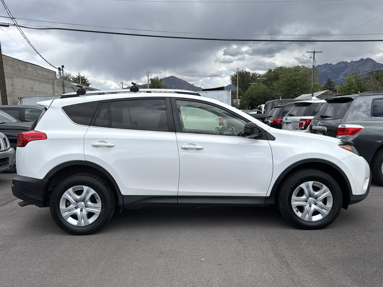 Toyota RAV4 AWD 4dr LE (Natl) 2013