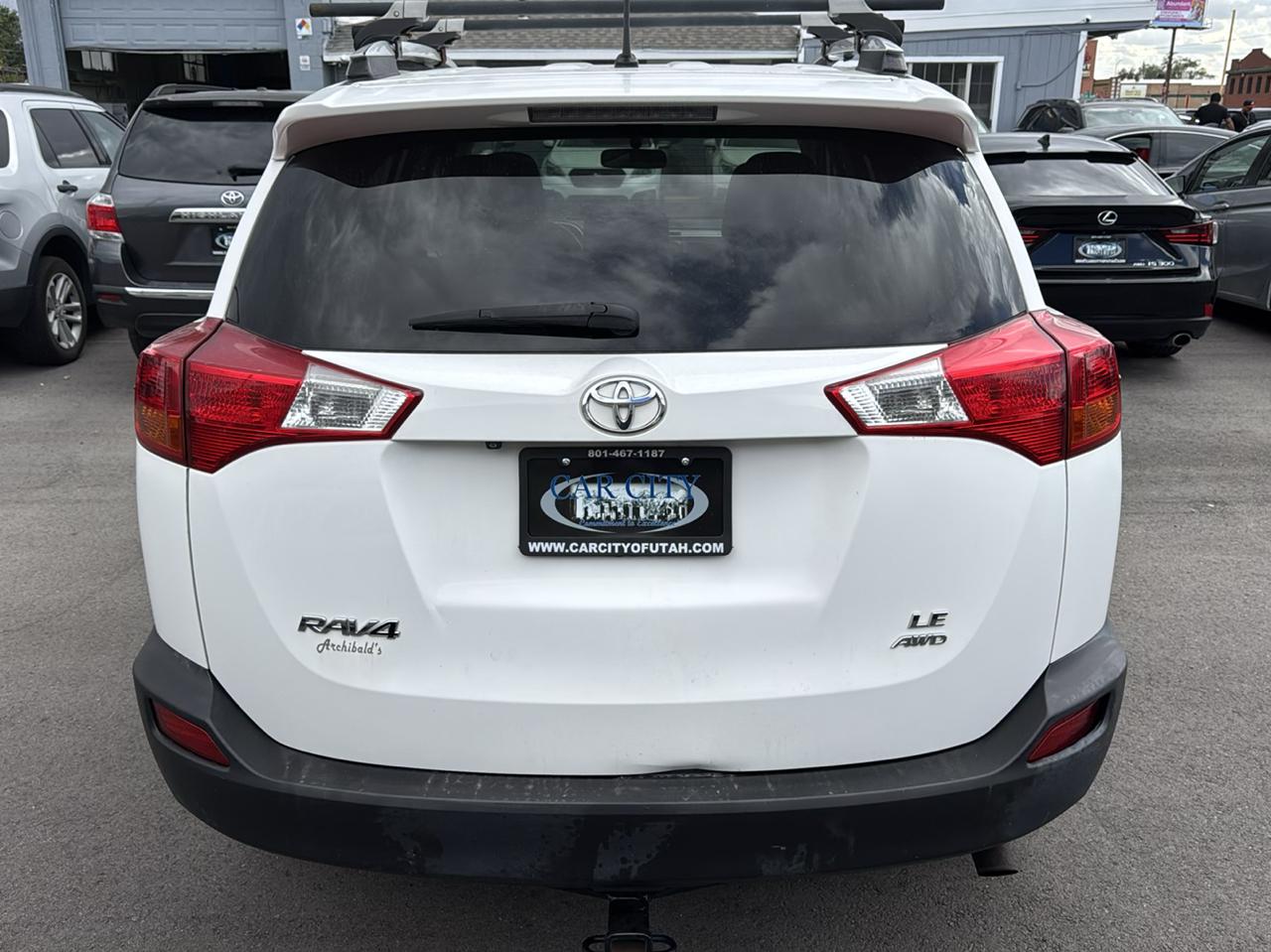 Toyota RAV4 AWD 4dr LE (Natl) 2013