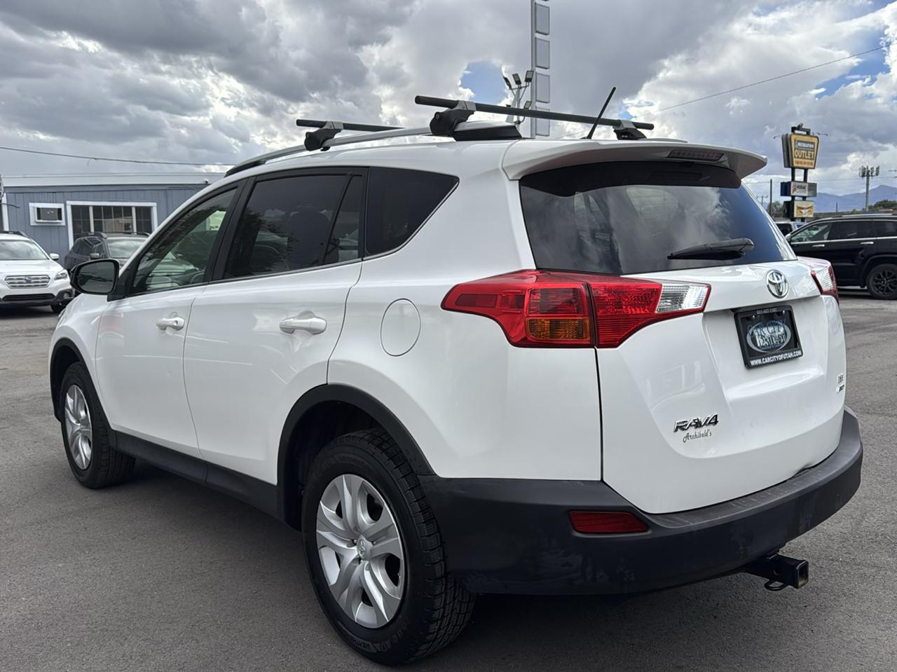 Toyota RAV4 AWD 4dr LE (Natl) 2013