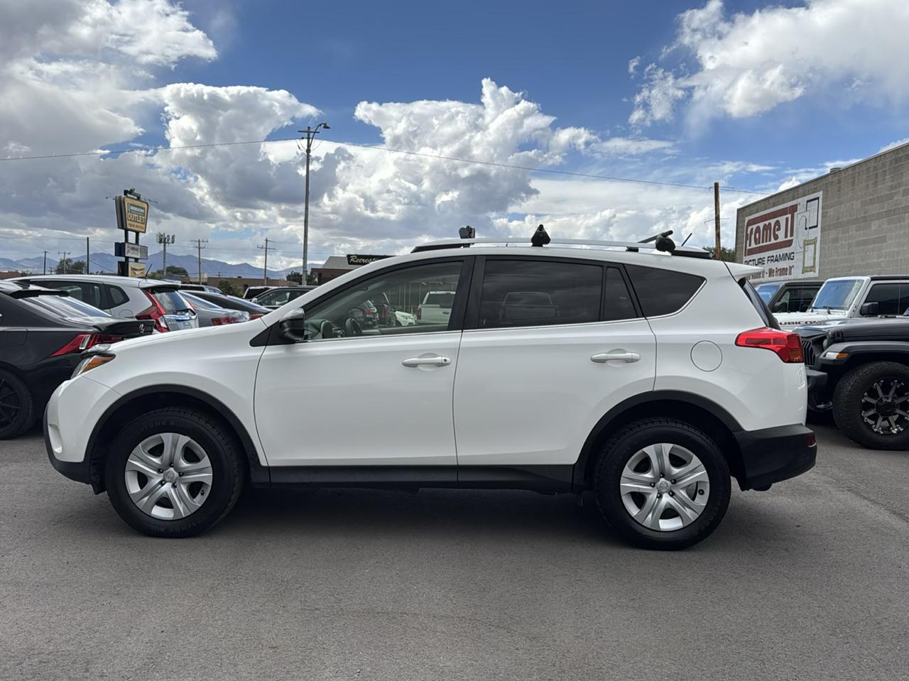 Toyota RAV4 AWD 4dr LE (Natl) 2013