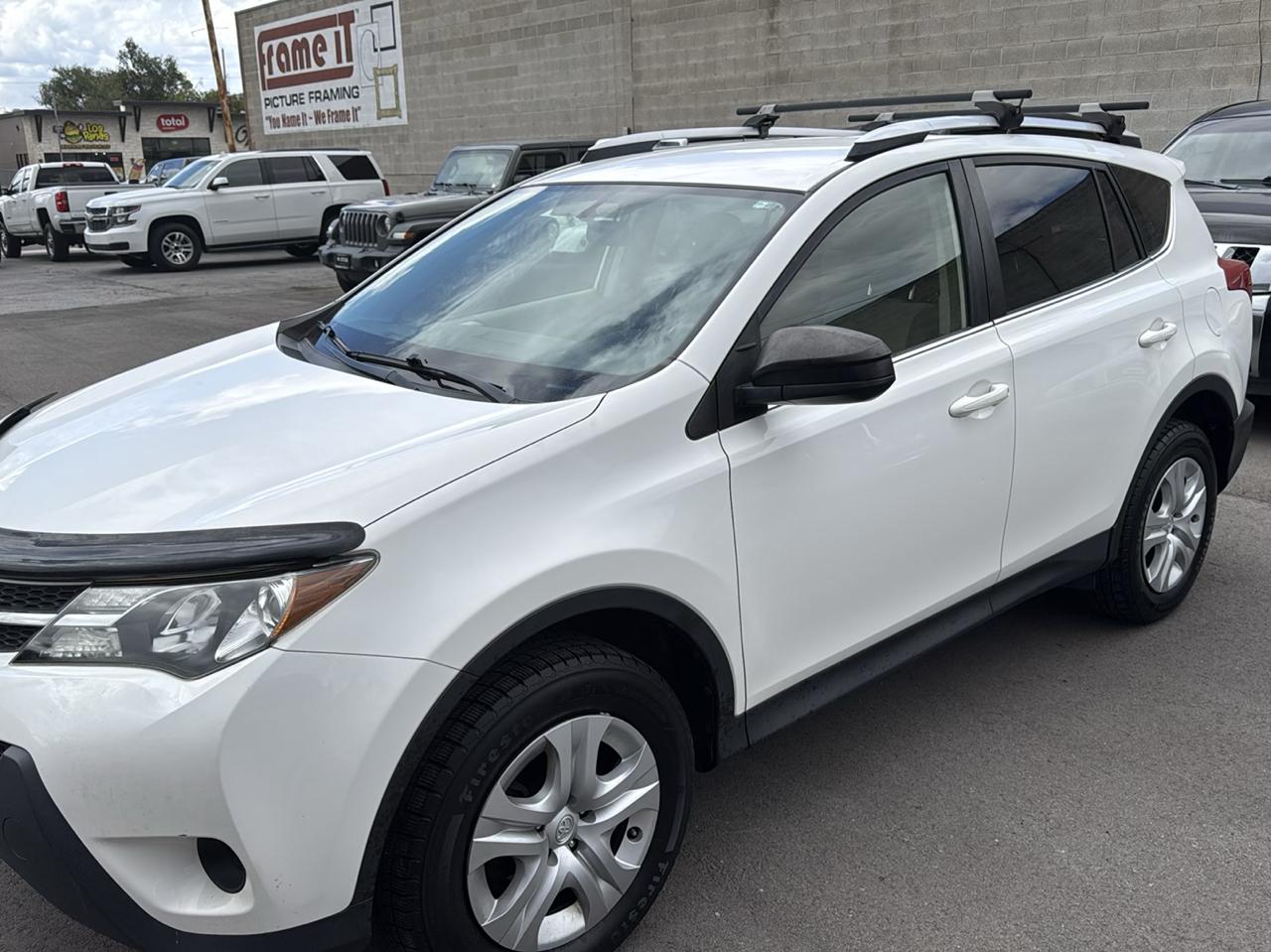 Toyota RAV4 AWD 4dr LE (Natl) 2013