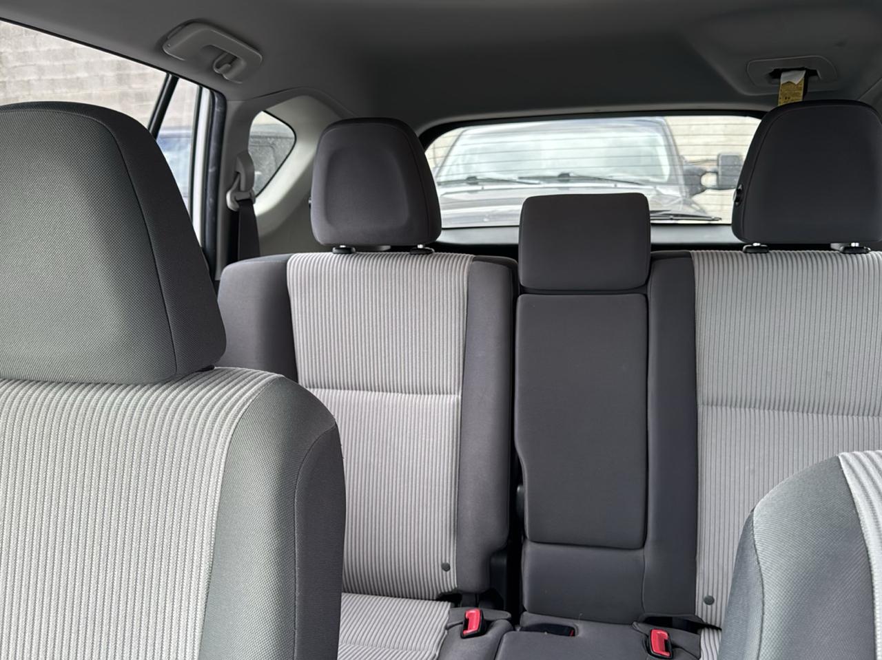 Toyota RAV4 AWD 4dr LE (Natl) 2013