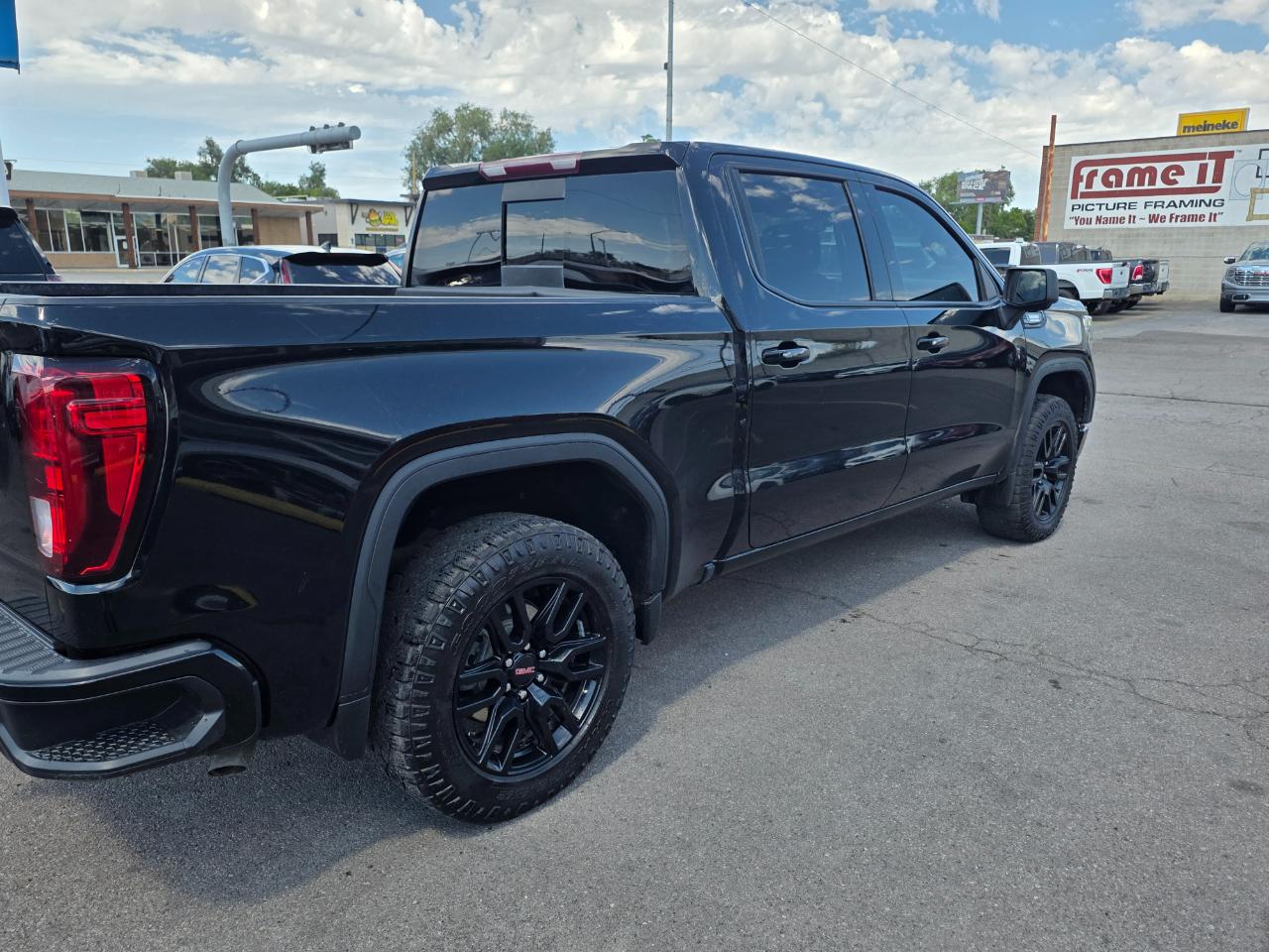 GMC Sierra 1500 4WD Crew Cab 147" Elevation 2021