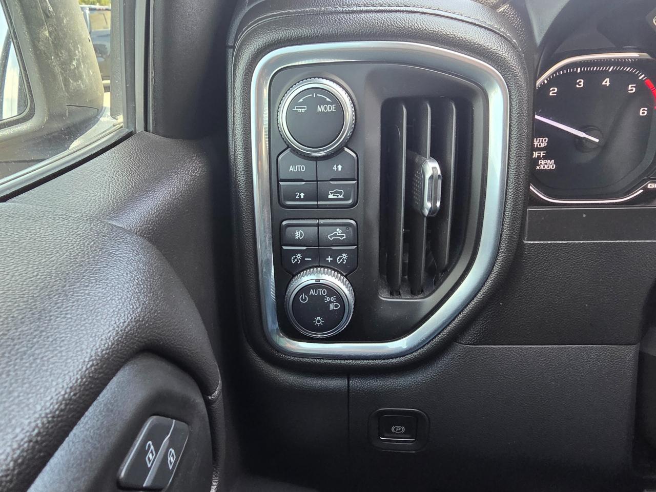 GMC Sierra 1500 4WD Crew Cab 147" Elevation 2021