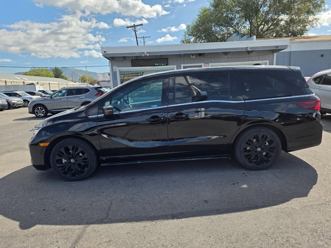 Honda Odyssey Sport-L Auto 2025