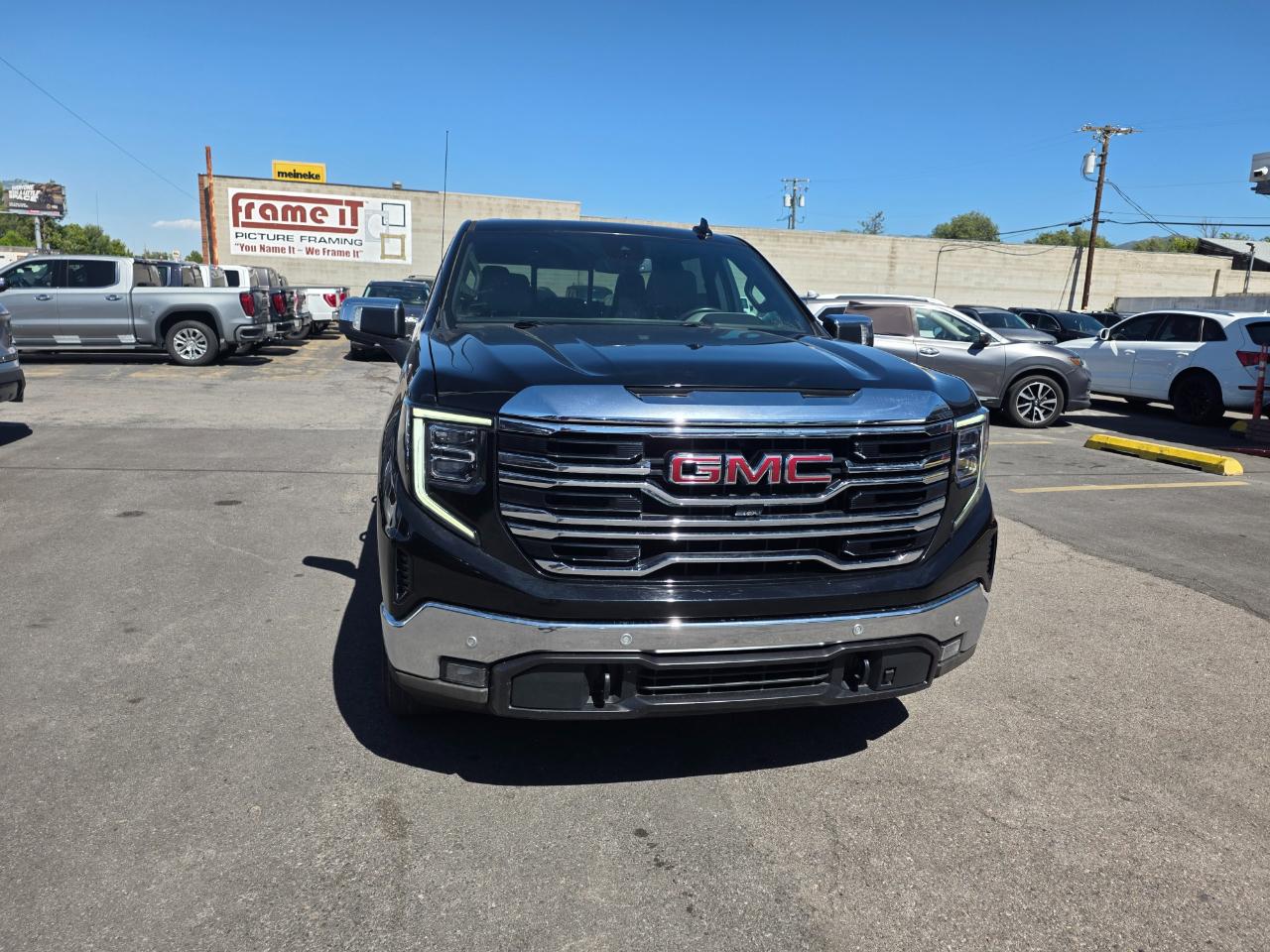 2022 GMC Sierra 1500 4WD Crew Cab 157" SLT