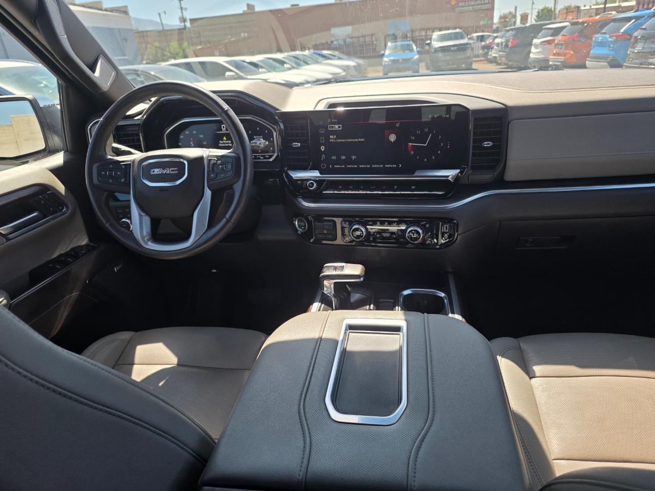 GMC Sierra 1500 4WD Crew Cab 157" SLT 2022