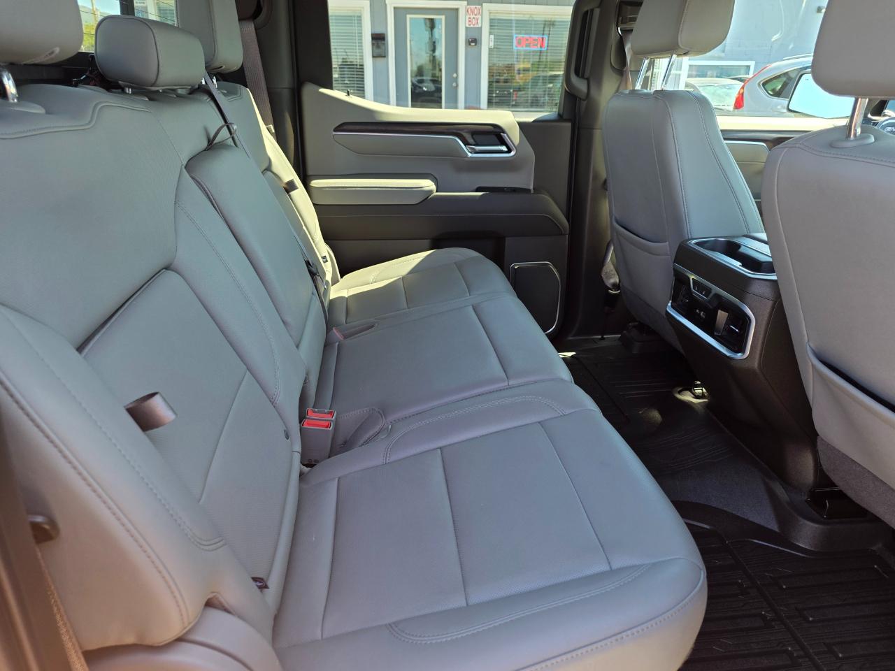 GMC Sierra 1500 4WD Crew Cab 157" SLT 2022