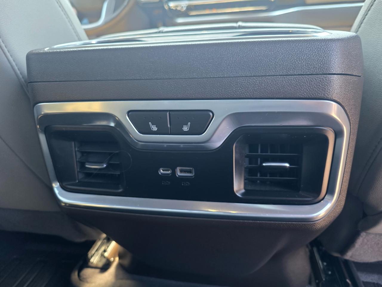 GMC Sierra 1500 4WD Crew Cab 157" SLT 2022