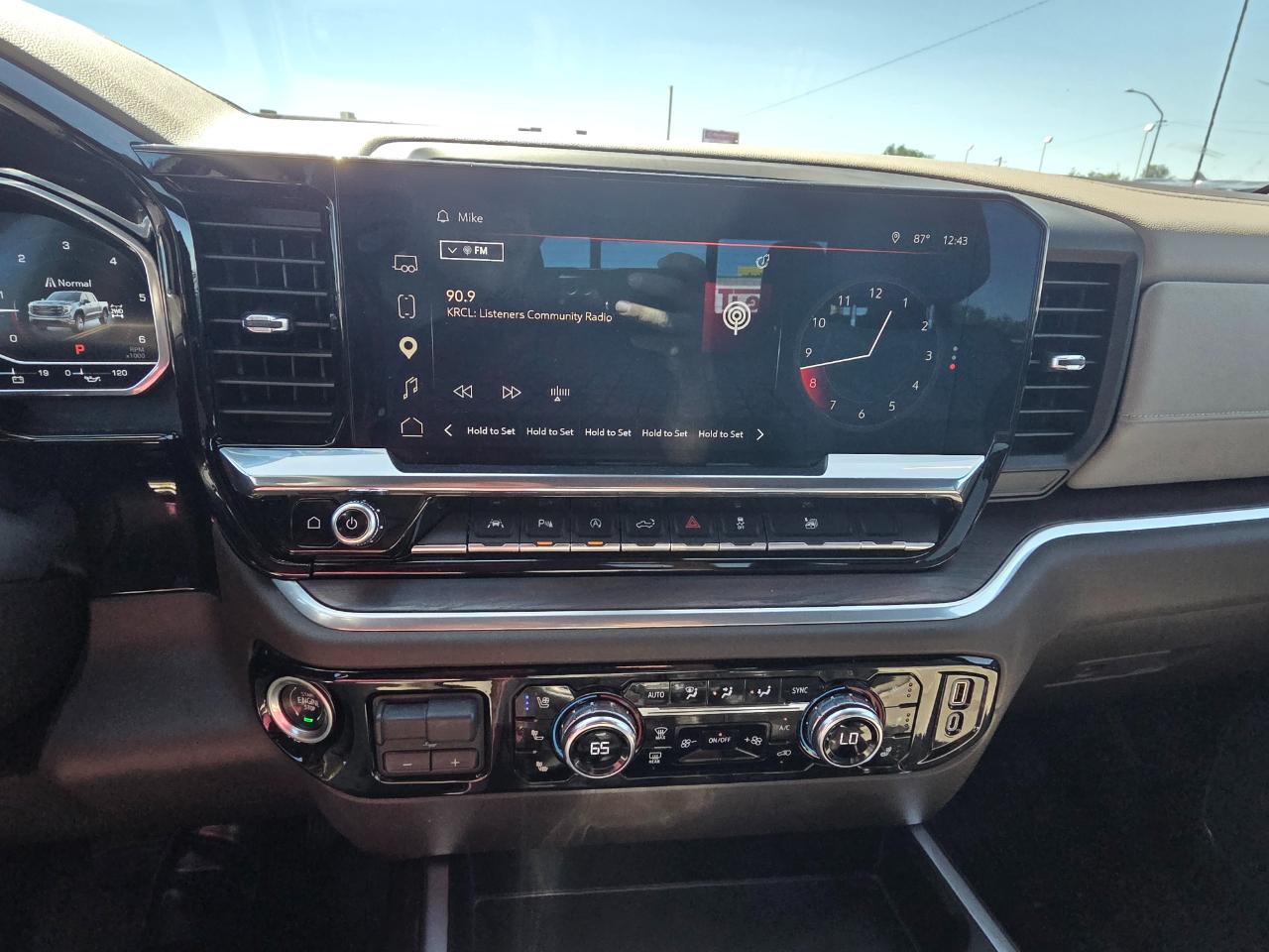 GMC Sierra 1500 4WD Crew Cab 157" SLT 2022