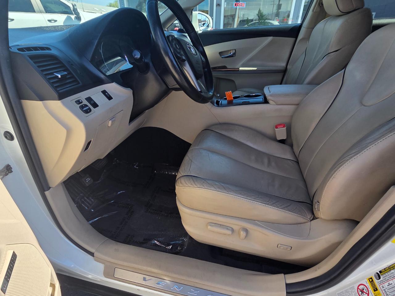 Toyota Venza 4dr Wgn V6 AWD Limited (Natl) 2013
