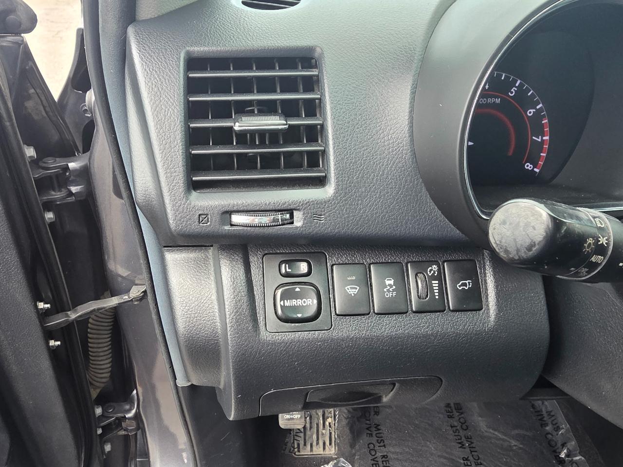 Toyota Highlander FWD 4dr V6 (Natl) 2013