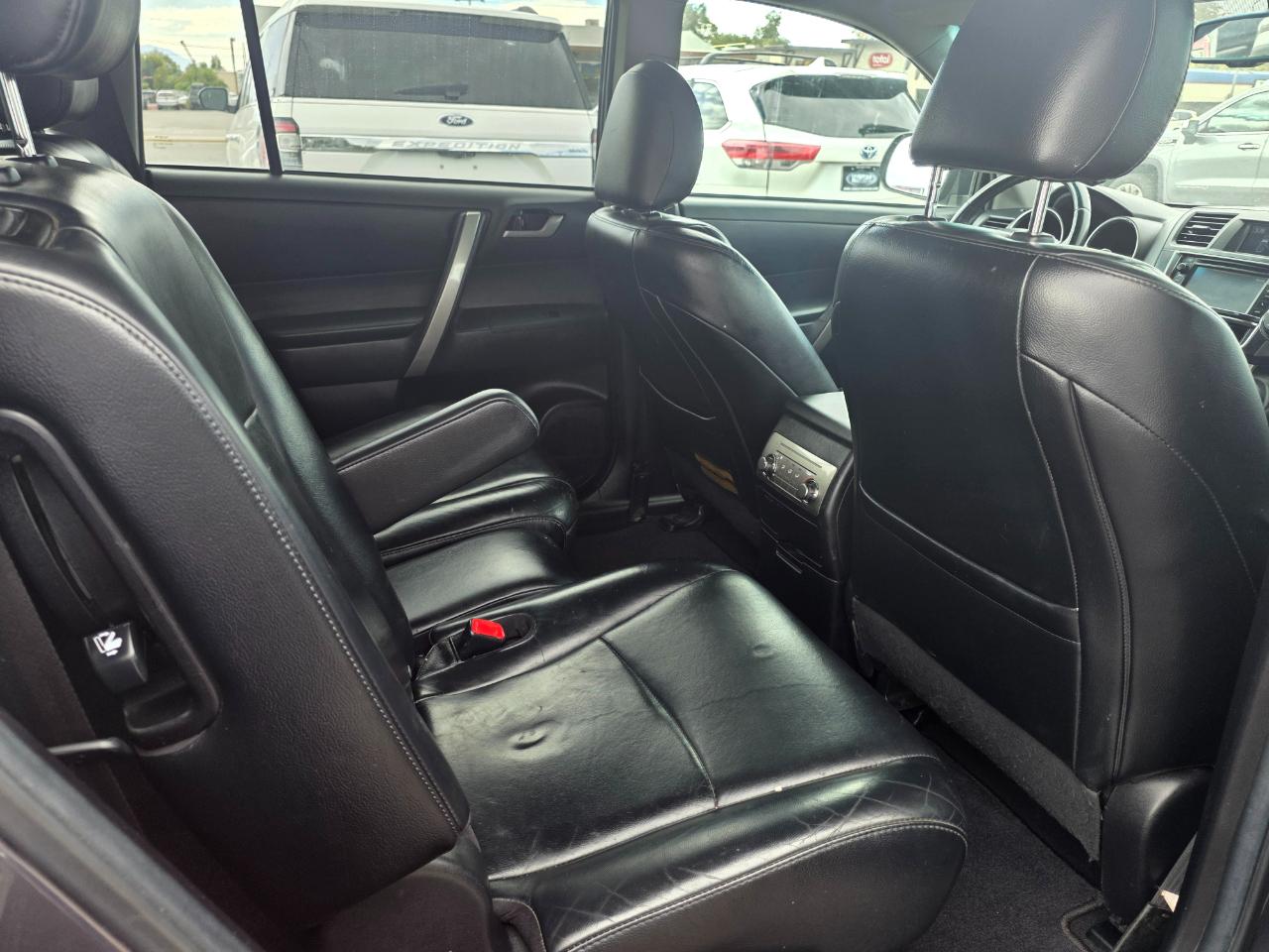 Toyota Highlander FWD 4dr V6 (Natl) 2013