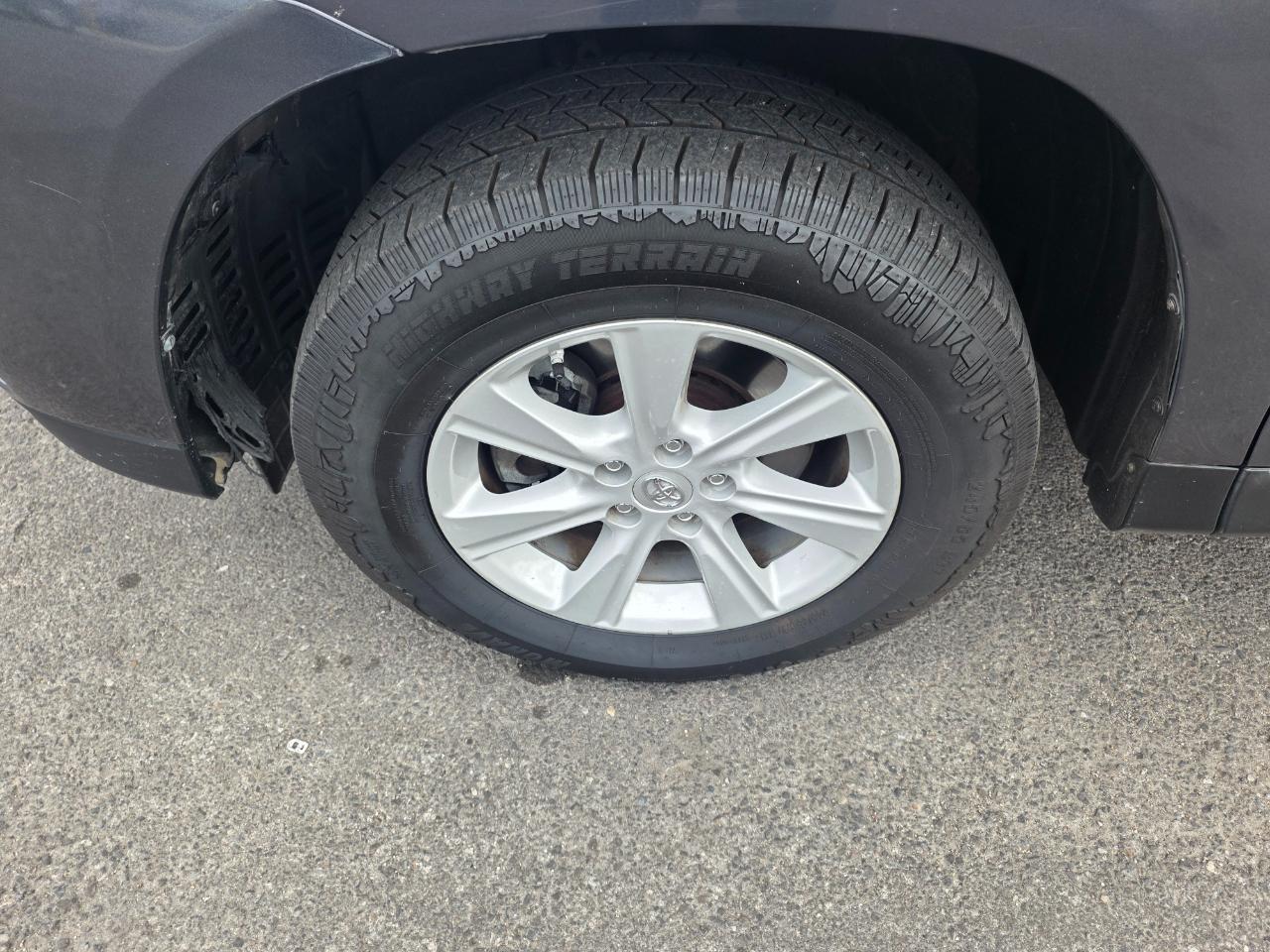 Toyota Highlander FWD 4dr V6 (Natl) 2013