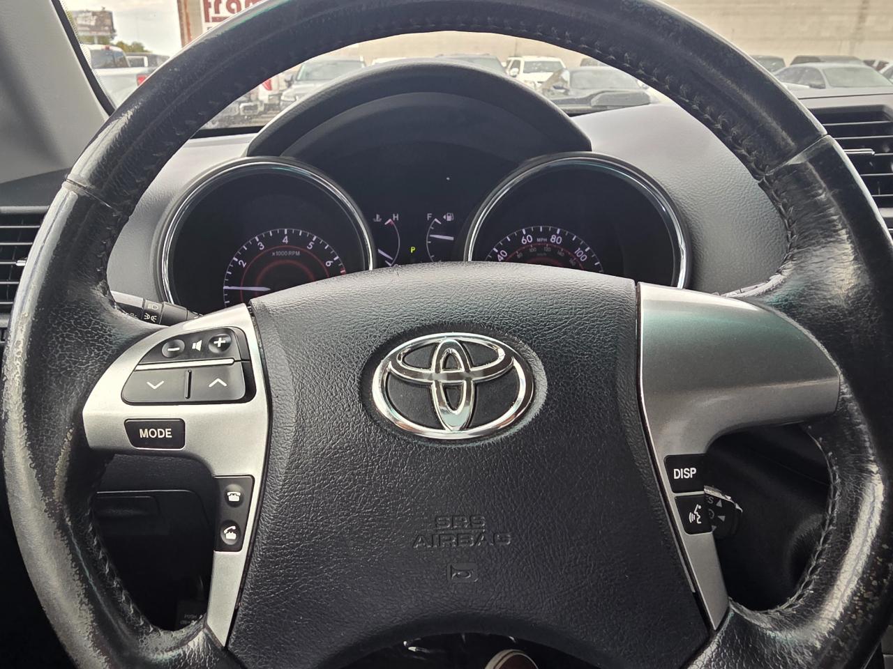 Toyota Highlander FWD 4dr V6 (Natl) 2013