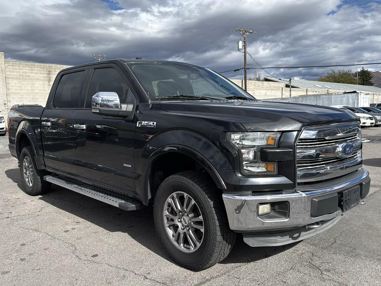 Ford F-150 4WD SuperCrew 145" Lariat 2015