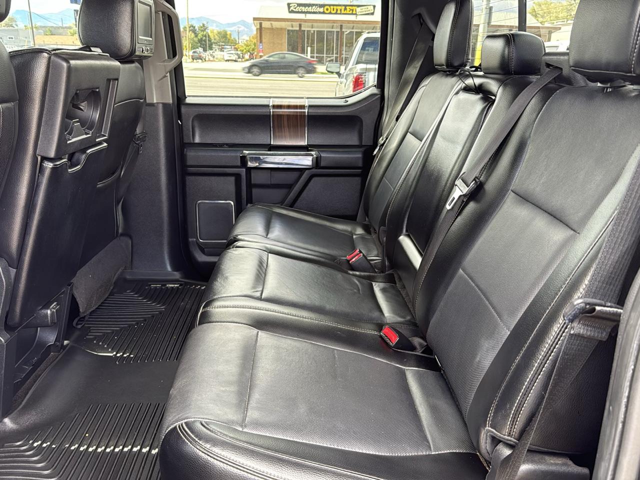 Ford F-150 4WD SuperCrew 145" Lariat 2015