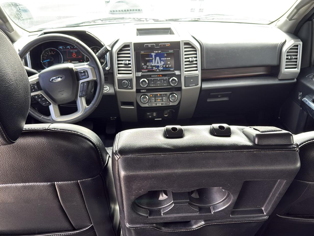 Ford F-150 4WD SuperCrew 145" Lariat 2015