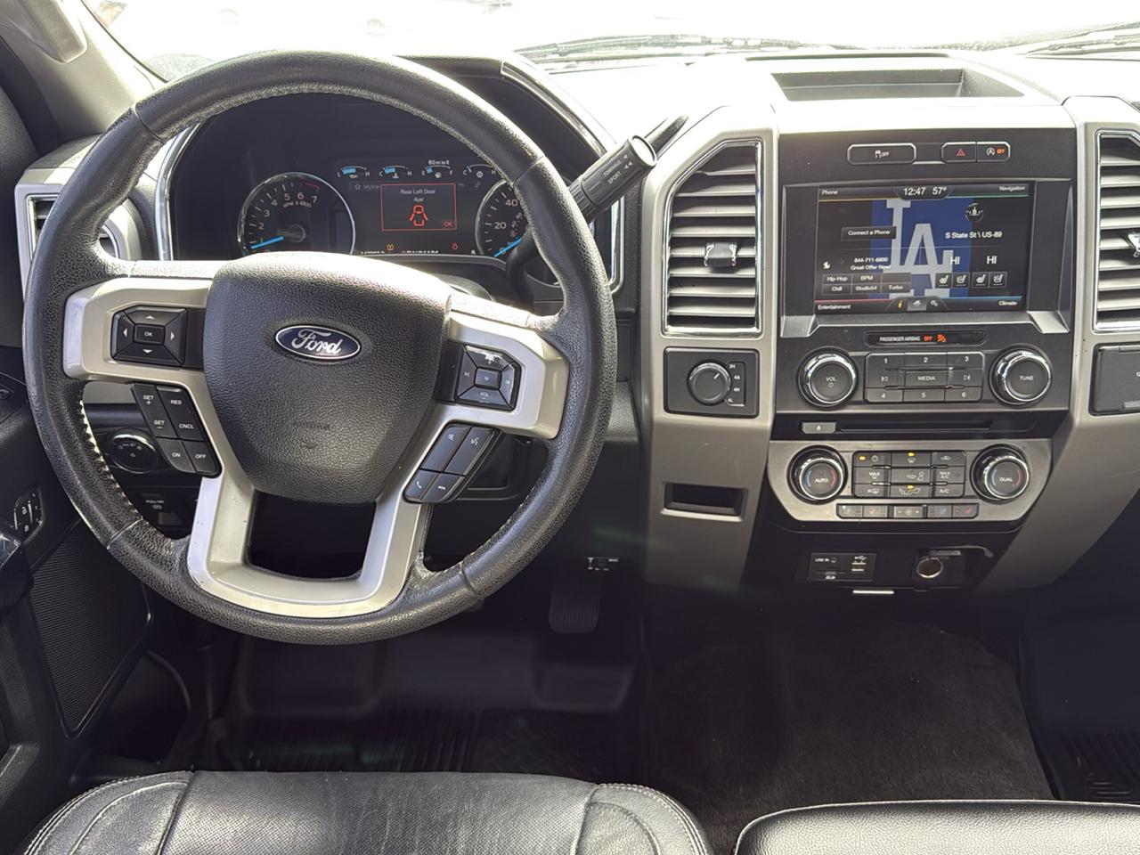Ford F-150 4WD SuperCrew 145" Lariat 2015