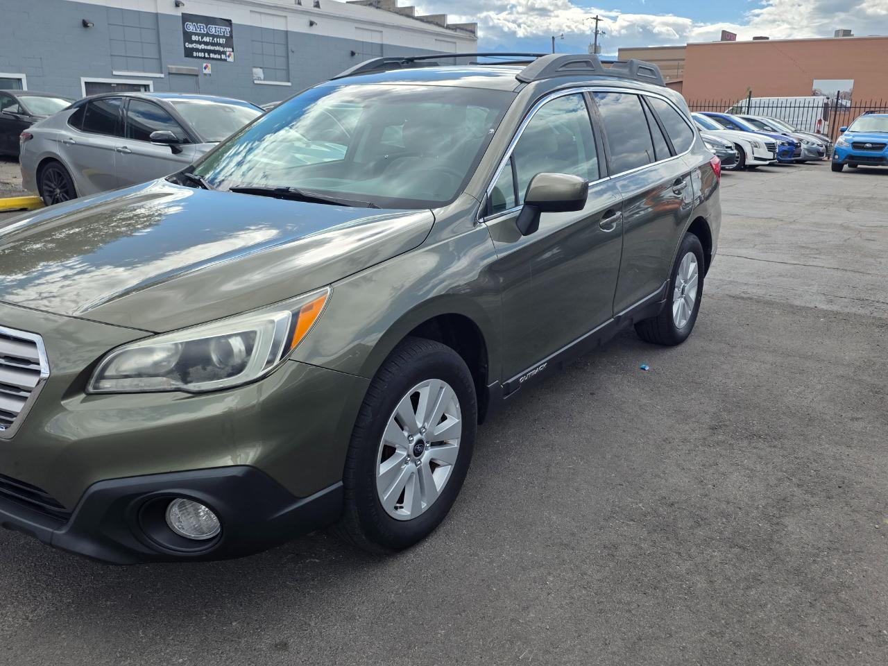 Subaru Outback 4dr Wgn 2.5i Premium 2015