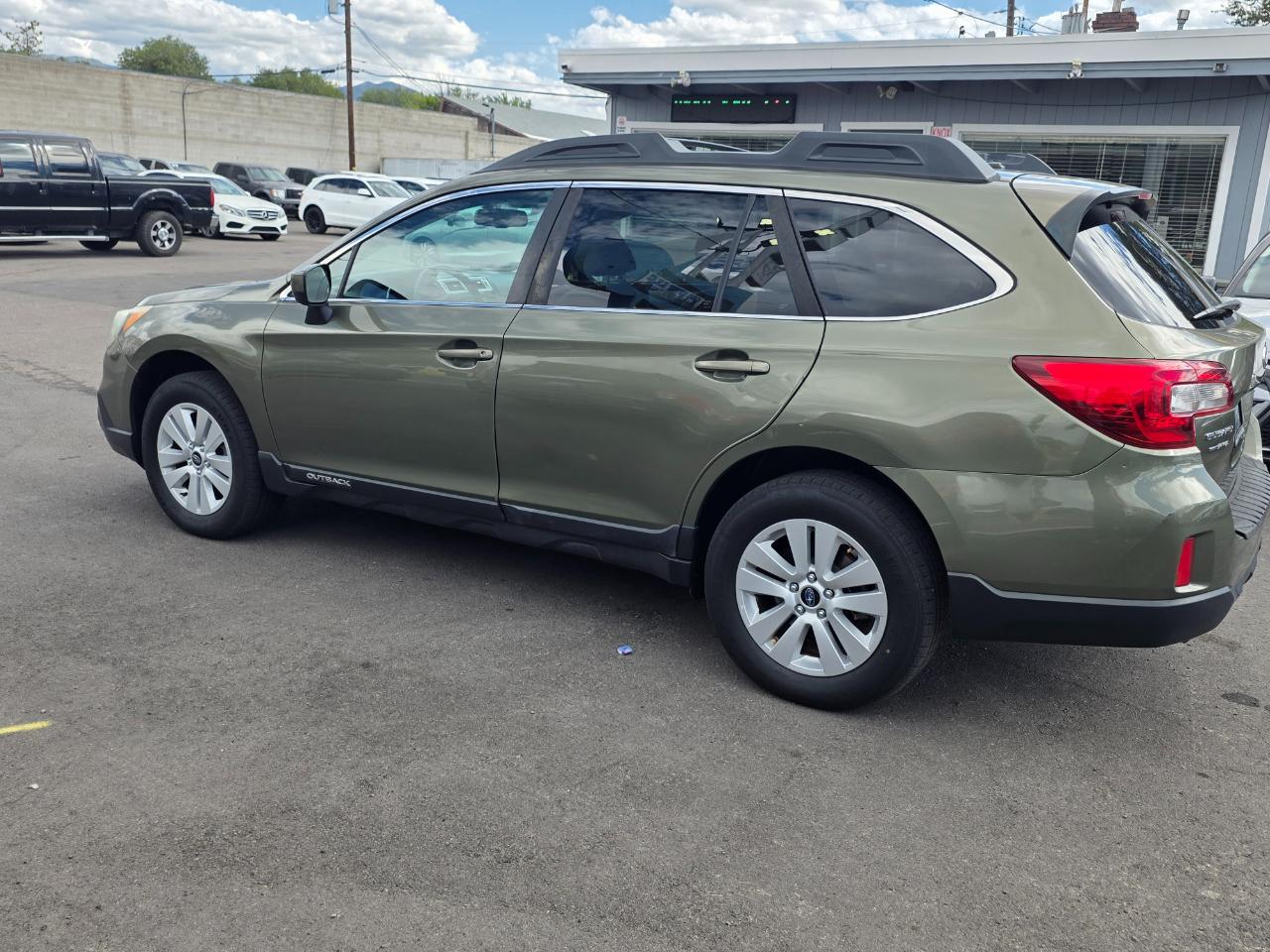 Subaru Outback 4dr Wgn 2.5i Premium 2015