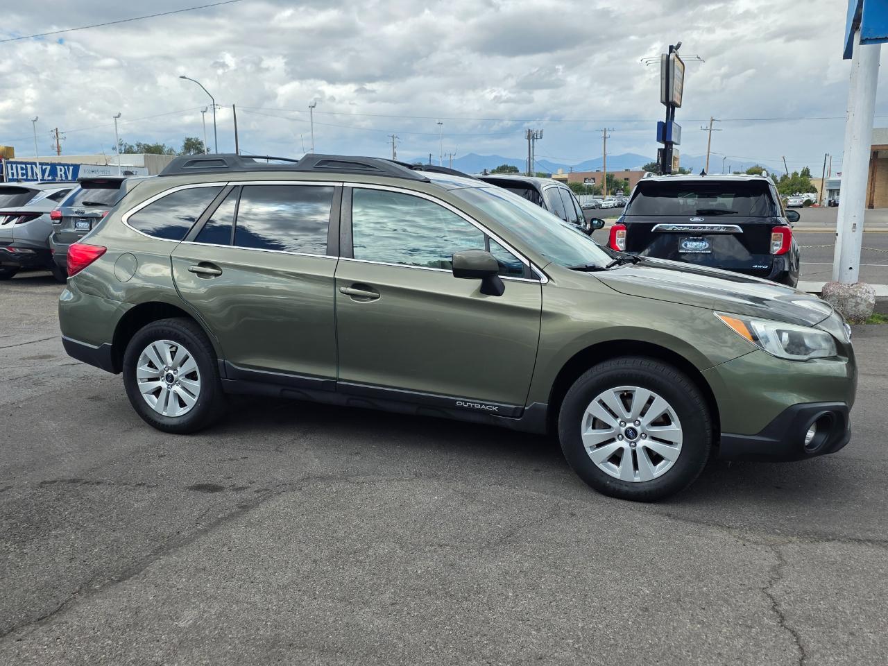 Subaru Outback 4dr Wgn 2.5i Premium 2015