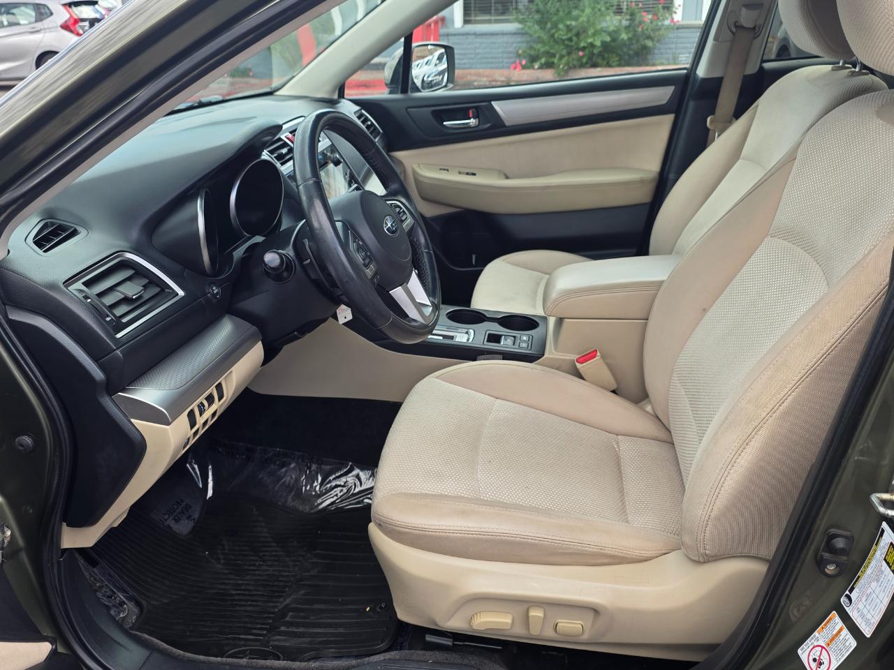Subaru Outback 4dr Wgn 2.5i Premium 2015