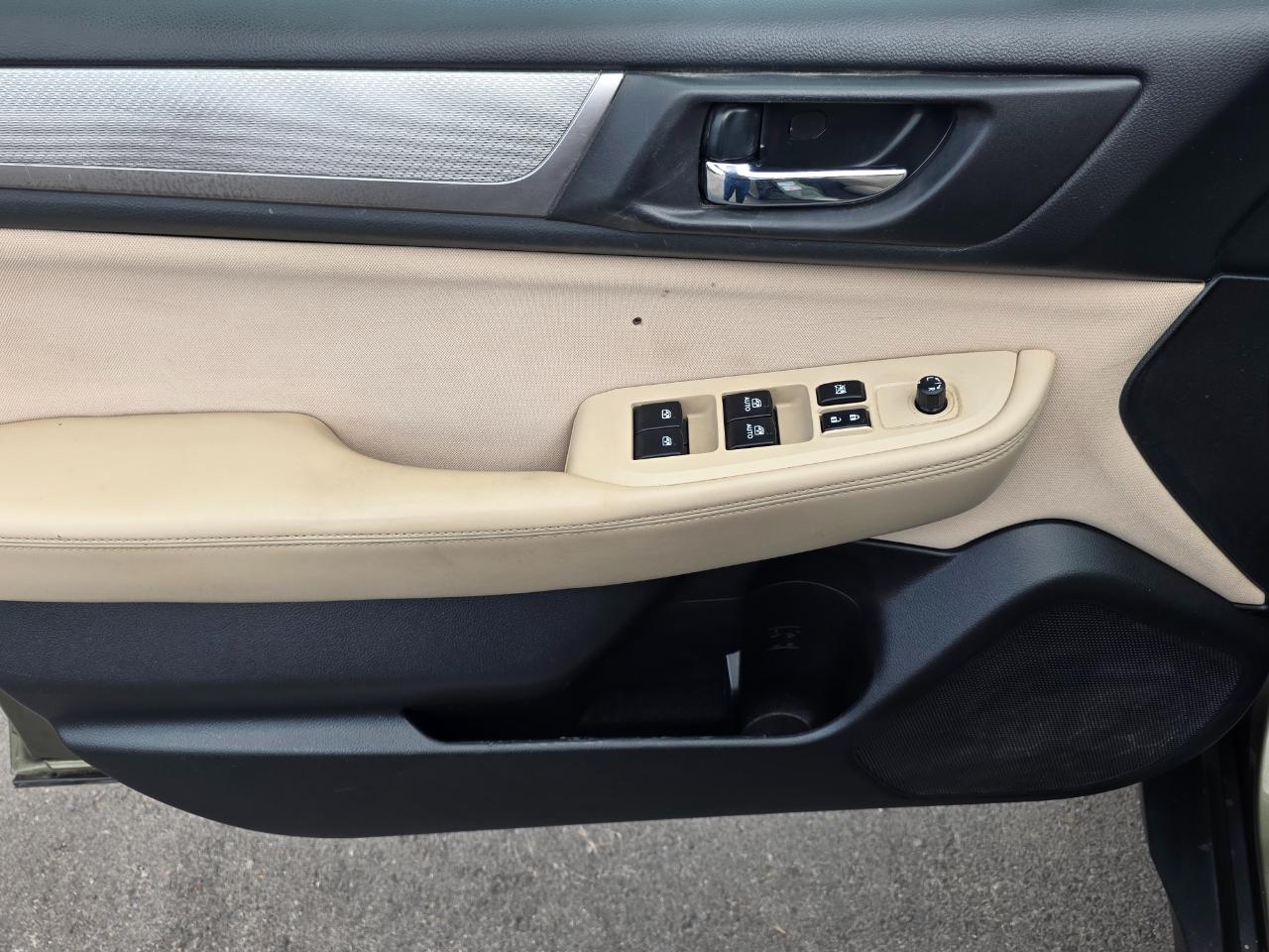 Subaru Outback 4dr Wgn 2.5i Premium 2015