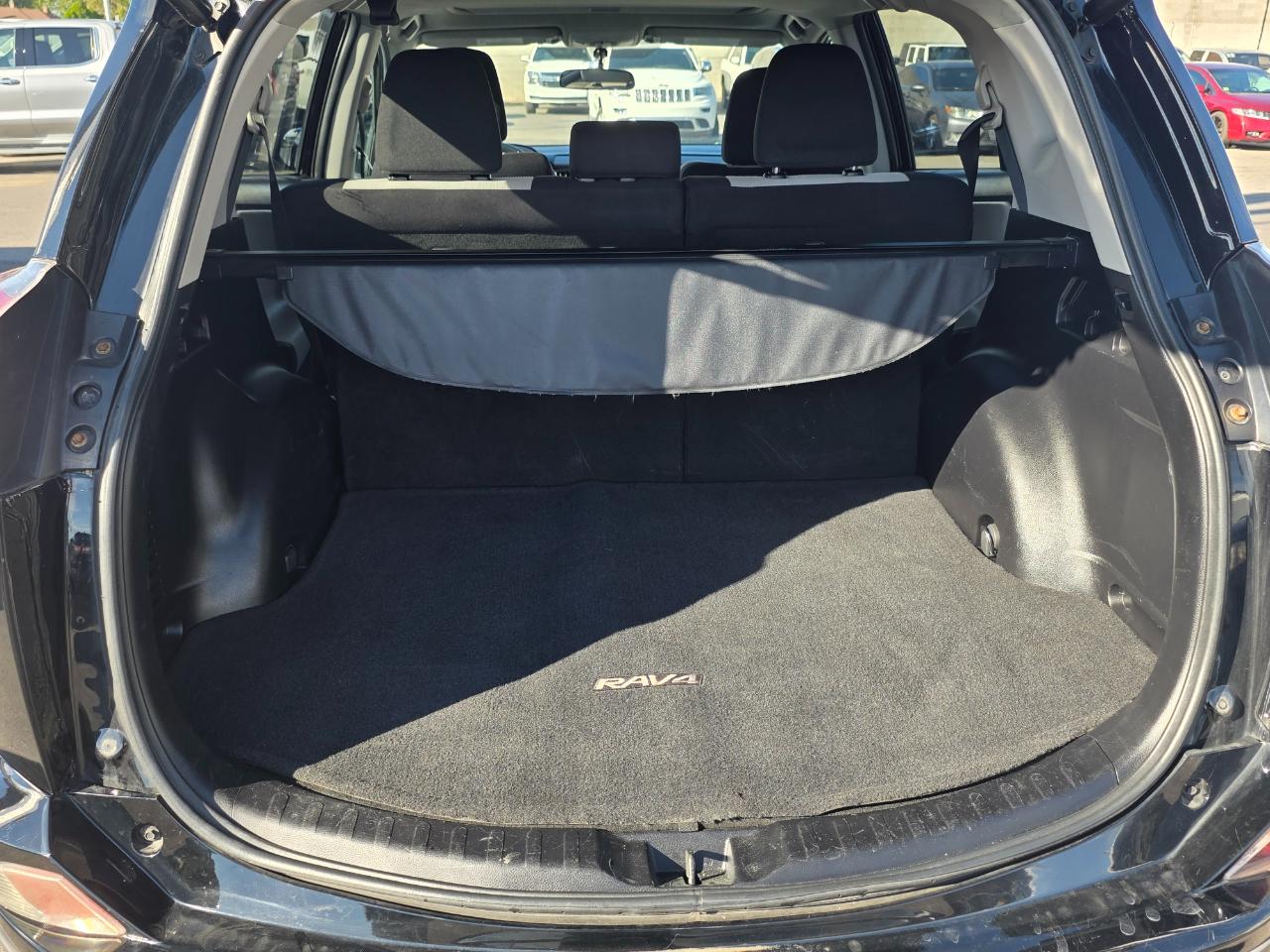 Toyota RAV4 AWD 4dr XLE (Natl) 2016